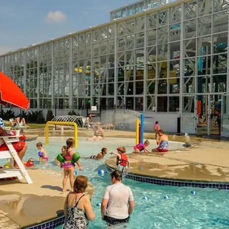 Big Splash Adventure Hotel And Indoor Water Park-2